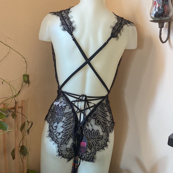 Lingerie one pc - Picture 3 of 5